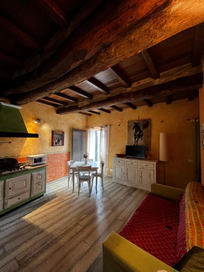 Casa Vacanze Le Tre Casette Амелия Экстерьер фото